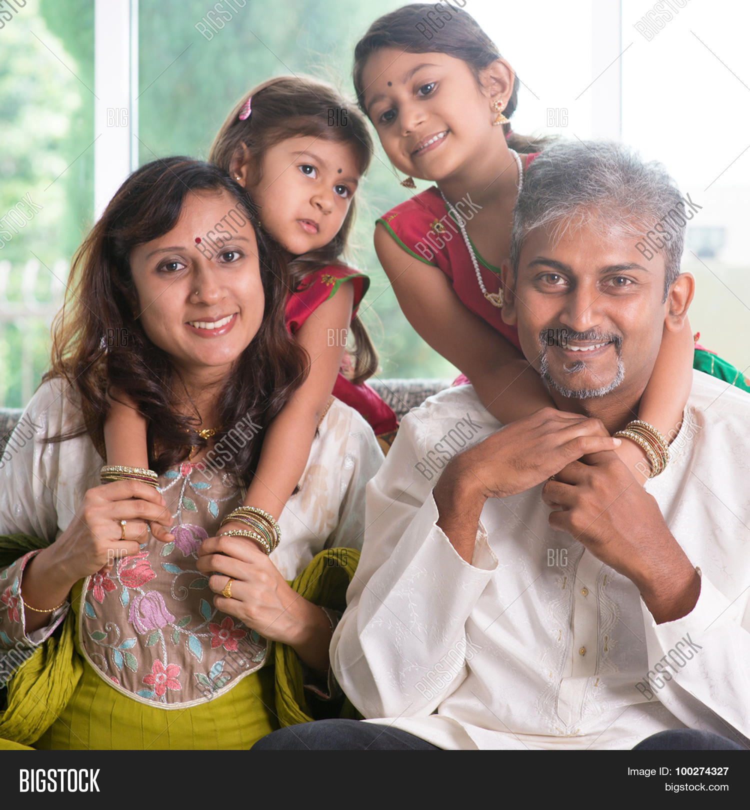 indian family Innerchef is an online food experience platform which delivers breakfast, salads, paninis, rolls and desserts throughout the dayorder online and get it delivered quickly at your doorstep within 45 mins. indian family Innerchef is an online food experience platform which delivers breakfast, salads, paninis, rolls and desserts throughout the dayorder online and get it delivered quickly at your doorstep within 45 mins.