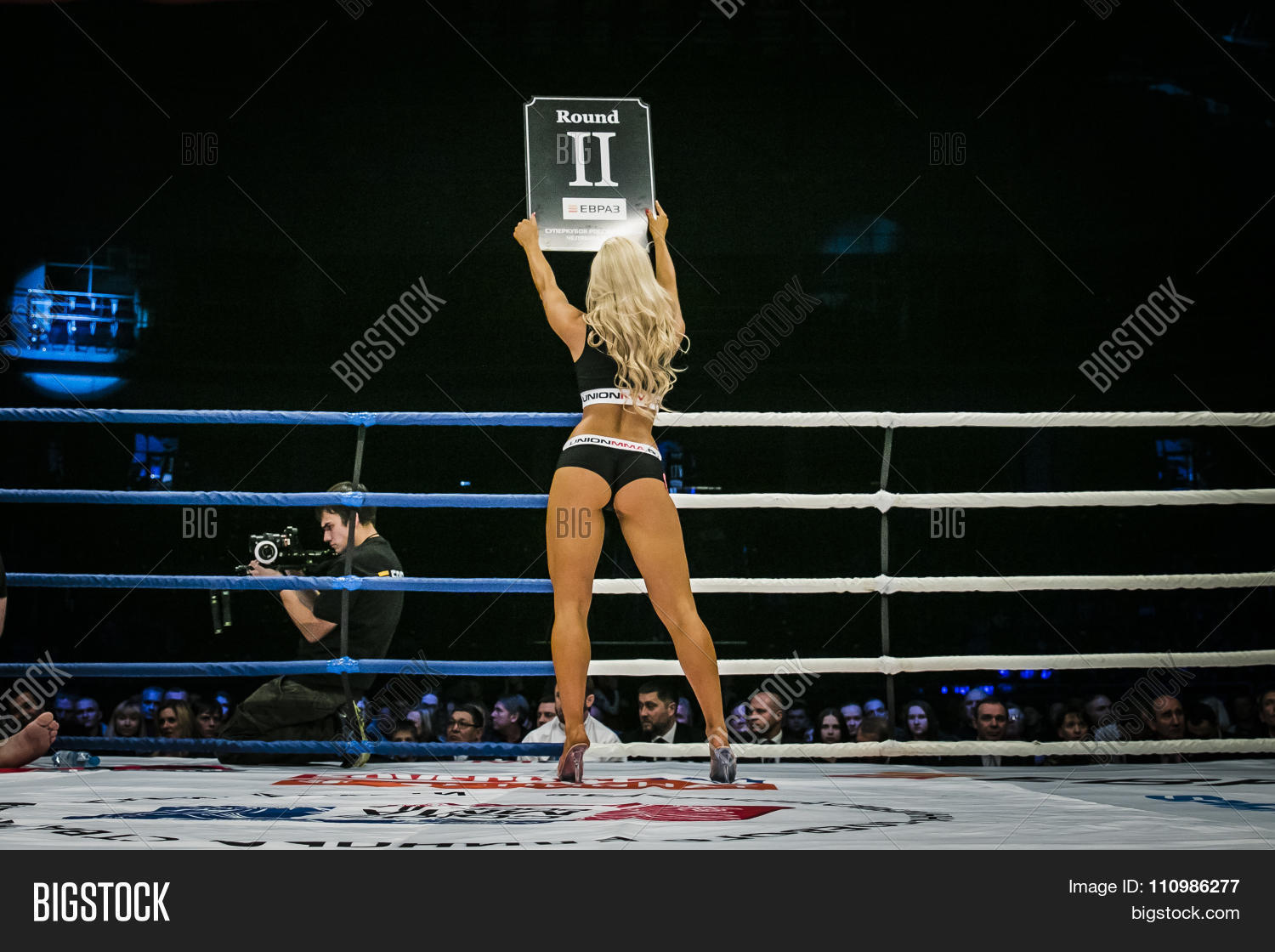 Beautiful Y Girl In Ring His Back Is Facing Table Shows Number Beautiful Y Girl In Ring His Back Is Facing Table Shows Number Of Round