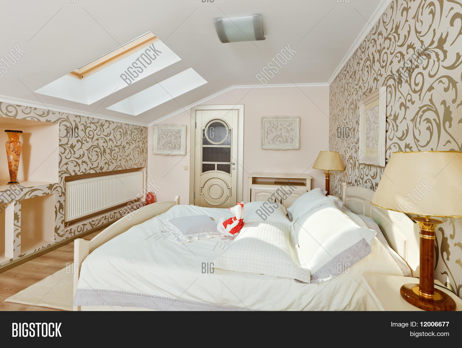 Modern art deco stijl slaapkamer interieur in lichte beige kleuren ...