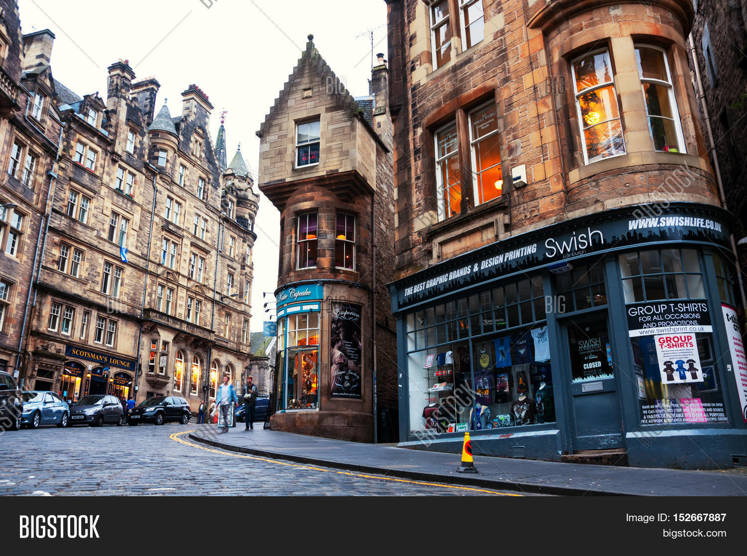 EDINBURGH SCOTLAND SEPTEMBER 17 Image & Photo Bigstock