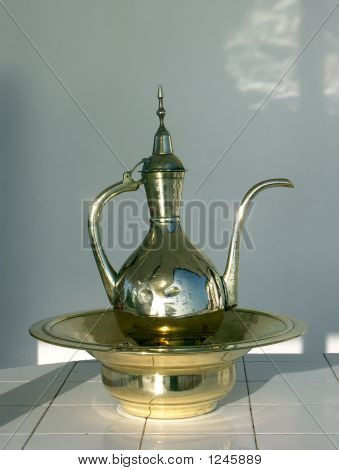 large middle eastern engraved copper pot large middle eastern engraved copper pot