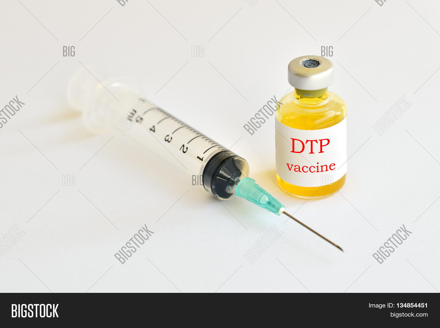 Syringe with DTP (DiphtheriaTetanusPertussis) vaccine for injection Stock Photo & Stock Images