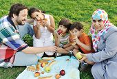 picture of family  - Muslim family - JPG 