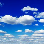 picture of blue sky  - blue sky and beautiful fluffy white clouds - JPG 