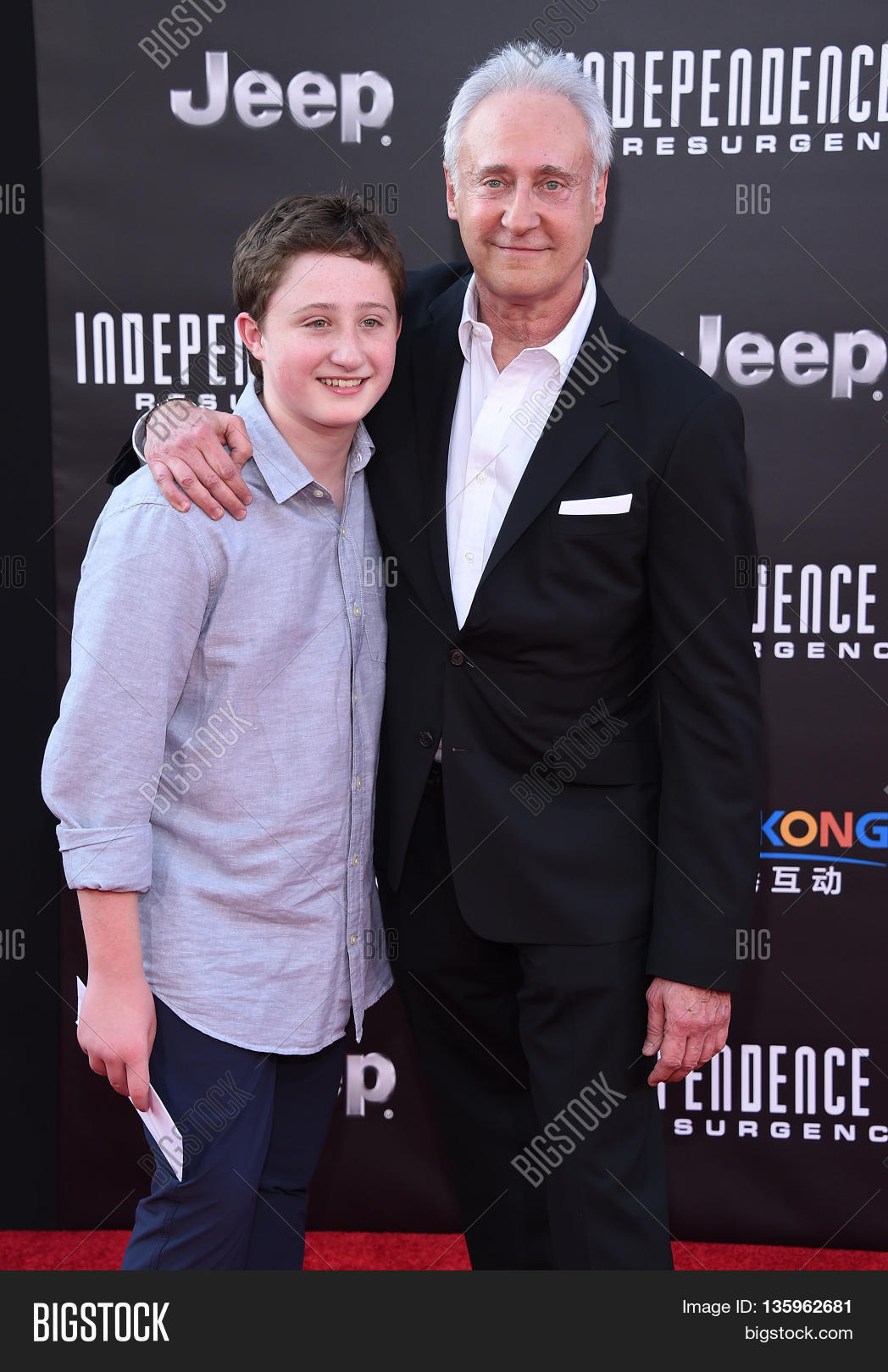 LOS ANGELES JUN 20 Brent Spiner & Jackson Spiner arrives to the