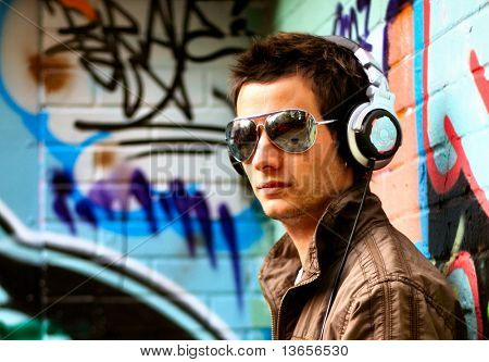 male dj