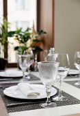 image of setting  - Place setting in an expensive restaurant - JPG 