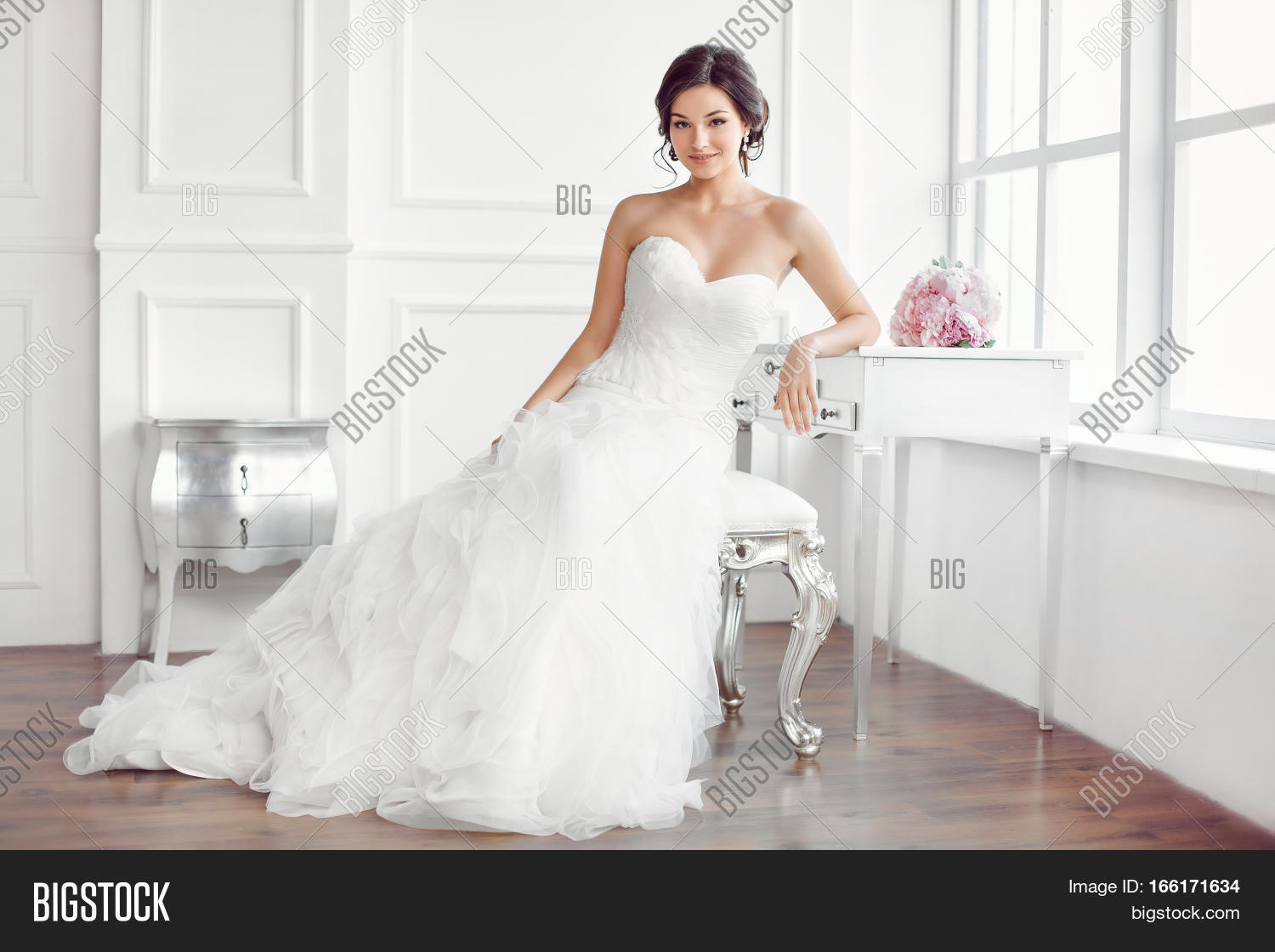 Can suggest young beautiful bride preparing this Opinion you young beautiful bride preparing