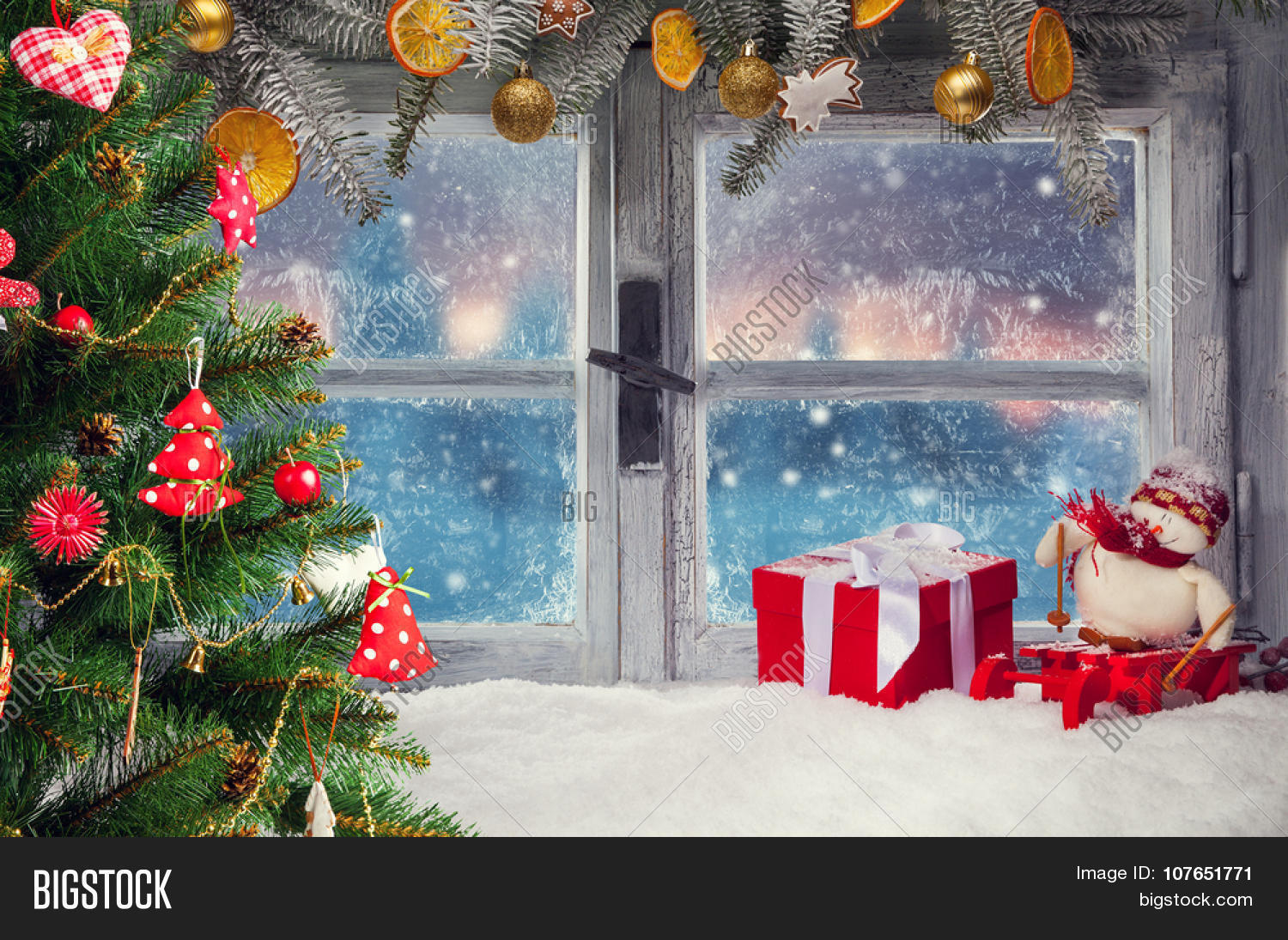 Atmospheric Christmas Window Sill Image & Photo Bigstock