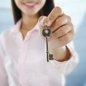 image of keys  - Property Agent holding a key - JPG 