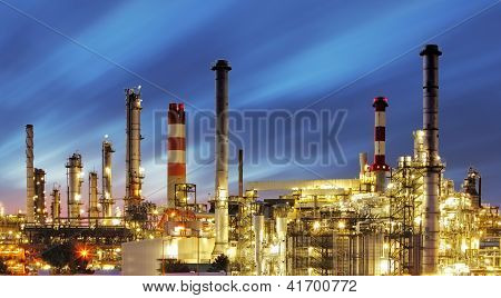 Picture or Photo of Factory At a Sunset - Oil Refinery