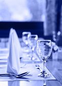 foto of restaurant  - Glasses and plates on table in restaurant  - JPG 