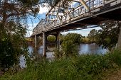 pic of bridge  - Bridge over the Hunter river in Morpeth - JPG 