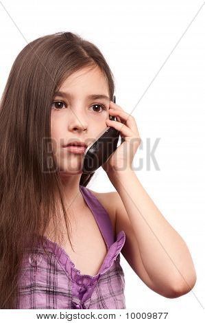 ภาพของสาวน้อยพูดโทรศัพท์มือถือ