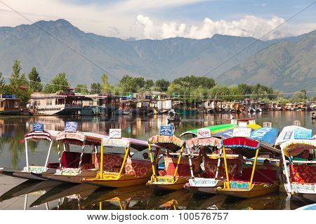 Shikara Boats On Dal Lake With Houseboats In Srinagar