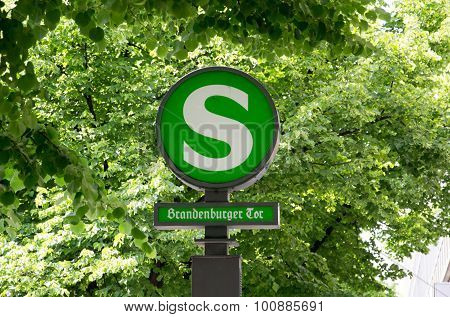 photo of a metro sign in berlin