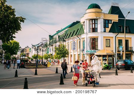 Brest, Belarus - June 6, 2017: People Resting Walking On Pedestrian Sovietskaya Street In Summer Sunny Day.