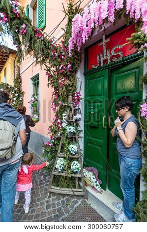 Montisola Flower Festival On Island Of Montisola, Monte Isola (bs) 09-20-2015
