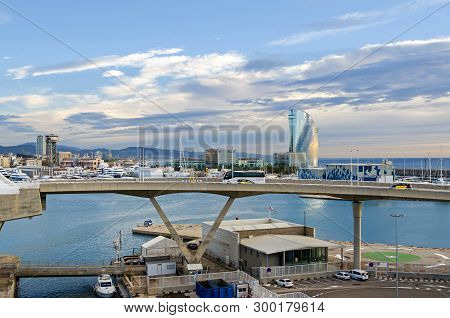 Barcelona, Spain - November 10, 2018: Port Vell With Its Cruise Terminal, Bascule Bridge Porta Deuro