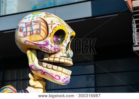 Lille,france-may 04,2019:colorful Figures On The Streets Of Lille.parade Opens The Fifth Season Of L