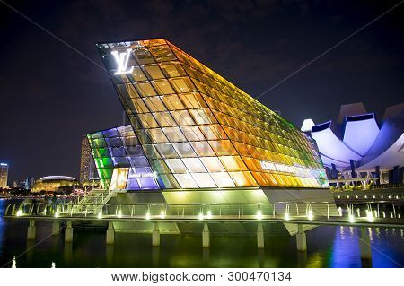 Singapore City, Singapore - April 10, 2019: Louis Vuitton Singapore Island Maison On Marina Bay