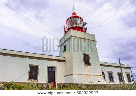 Farol Da Ponta Do Pargo Ilha Da Madeira. Lighthouse Ponta Do Pargo - Portugal