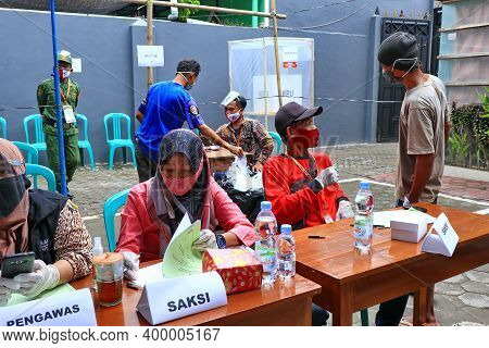 Election Activities For The Mayor Or Regional Head At One Of The Polling Stations, Pekalongan, Decem