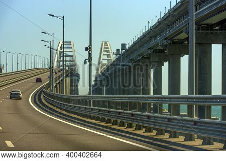 Crimean Bridge, Taman, Russia - 11,09,2020: The Navigable Arch Of The Crimean Bridge. Arch Of The Hi