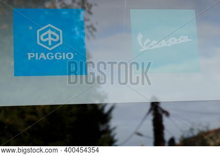Bordeaux , Aquitaine  France - 12 15 2020 : Piaggio And Vespa Dealership Sign Text And Logo Front Of