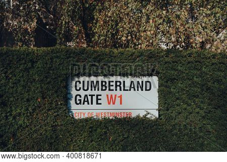London, Uk - December 5, 2020: Street Name Sign On Cumberland Gate, City Of Westminster, A Borough T