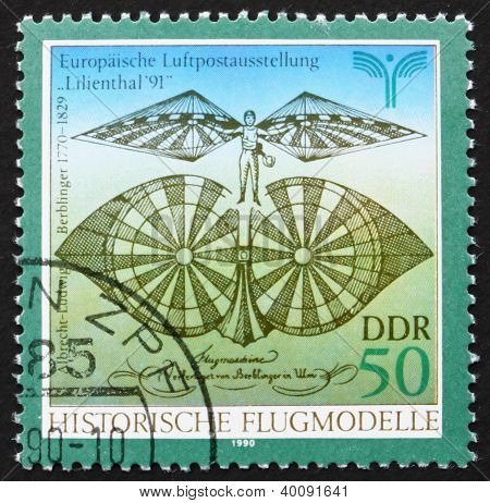 Frimærke Gdr 1990 flyvende maskine af Albrecht Berblinger