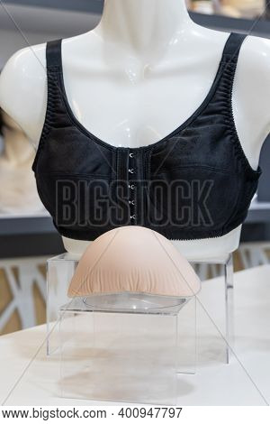 Breast Prosthesis And Post Surgery Bra For Breast Cancer Patient After Mastectomy