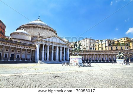 Piazza Del Plebiscito, Napoli