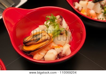 starter salad with shrimps mossels and eggs