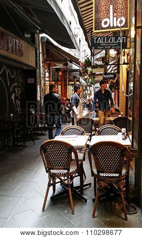 Melbourne Australia - October 24 2015: Unidentified People At The Laneway Restaurants In The Alley O