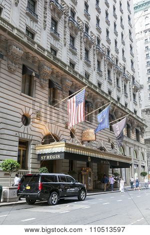 Black Suv In Front Of St Regis Hotel In Manhattan New York City
