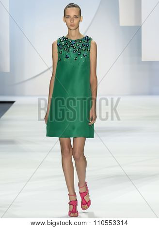 Monique Lhuillier - Spring 2016 Collection