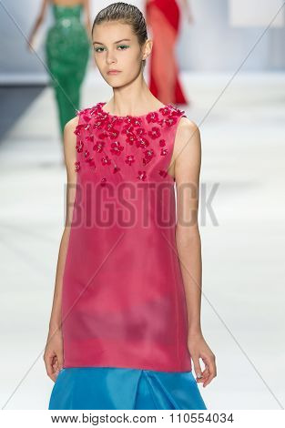Monique Lhuillier - Spring 2016 Collection
