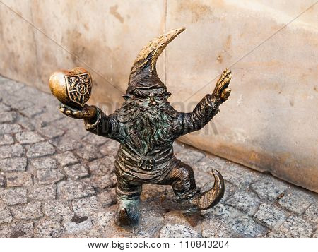 WrocLovek dwarf figurine in Wroclaw