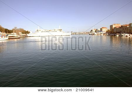 Bağlantı noktası, Zadar