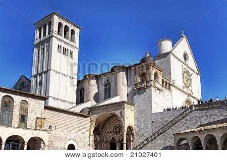 Den italienske by Assisi, basilikaen San Francesco