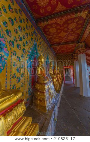 Wat Arun The Temple Of Dawn In Bangkok, Thailand