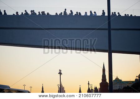 Moscow, park Zaryadye, 12 september 2017. Lots of people on the console bridge