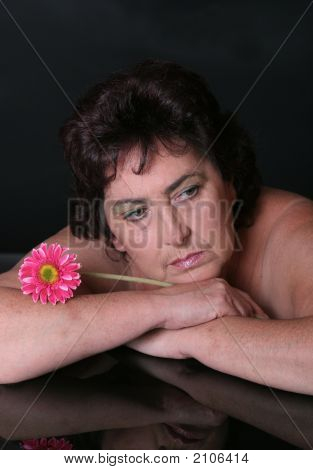 Kvinde med blomst
