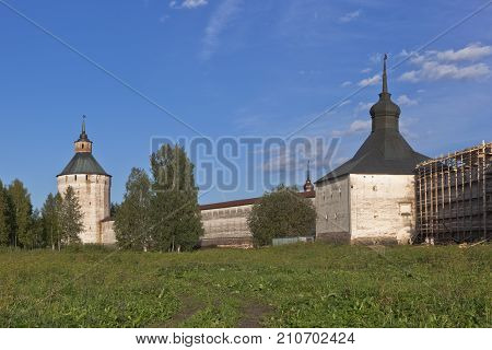 Kirillov, Vologda region, Russia - August 9, 2015: Wall Kirillo-Belozersky Monastery towers Ferapontovskii (Moskovskaya) and Kosaya (Karaulnaya)