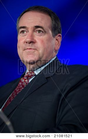 NEW ORLEANS, LA - 16 giugno: L'ex governatore Mike Huckabee affronta la Confere Leadership repubblicana