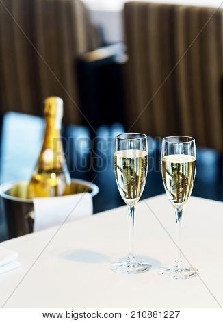 champagne glasses