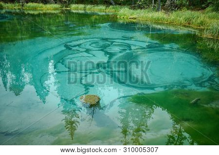 Blue Geysernoe Lake