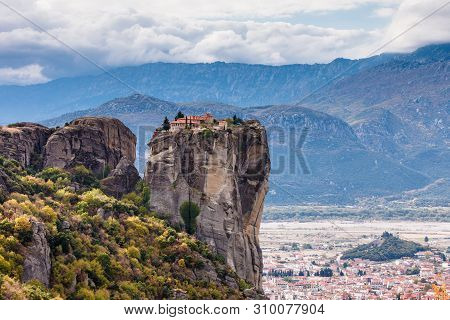 Monastery Of The Holy Trinity On Cliff. Greek Destinations. The Meteora Monasteries, Greece Kalambak