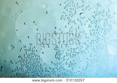 Oil Bubbles Inside Water Base Form Patterns